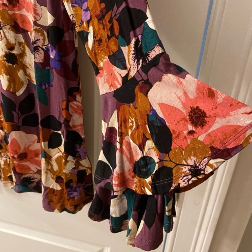Cable & Gauge Floral Print Women's Top - Multicolor with Bell Sleeves si… - Picture 6 of 10